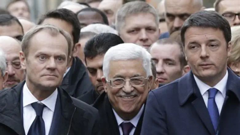 Mahmoud Abbas at Paris counter-terror rally (file)