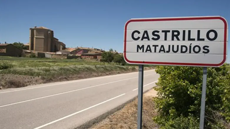 A sign with the old name Castrillo Matajudios