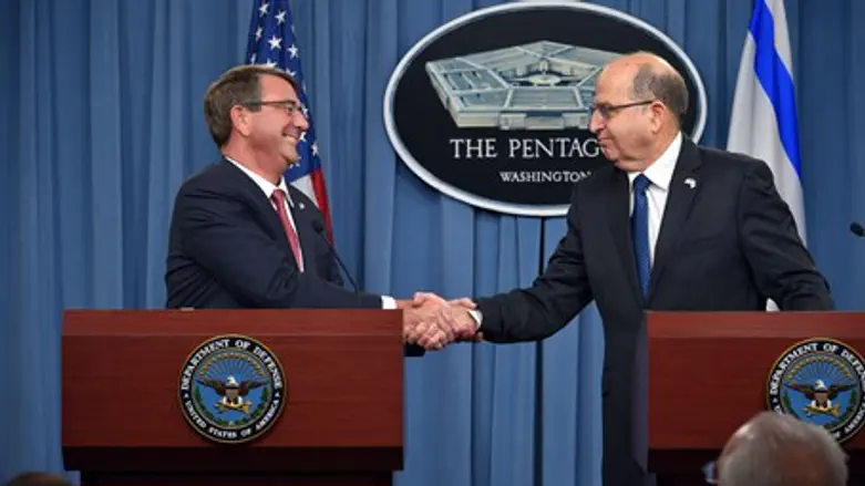 Ya'alon and Carter hold a news conference at the Pentagon