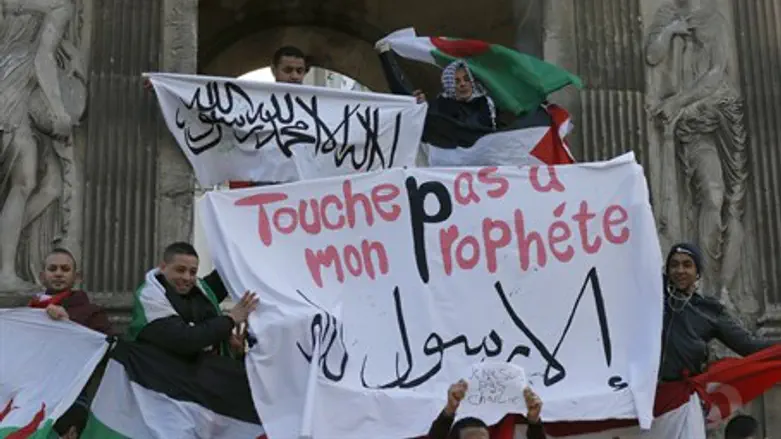 French Muslims: "Don't touch my prophet