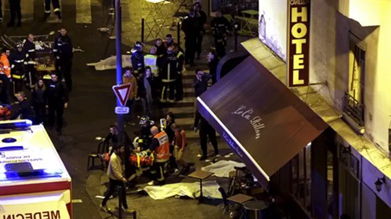 Место теракта в Париже. Иллюстрация