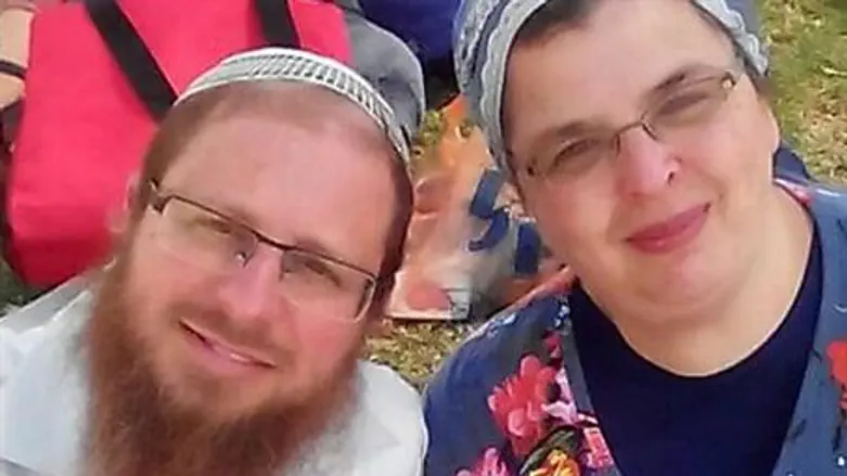 Rabbi Ya'akov Litman and his wife, who was wounded