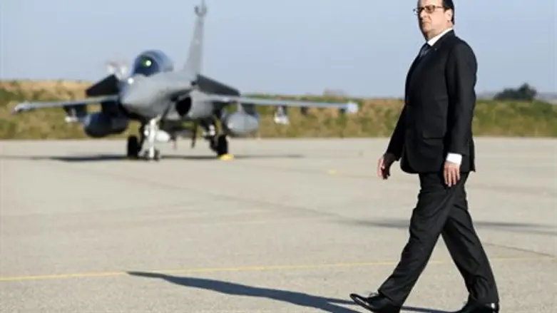 Hollande near French jet (file).