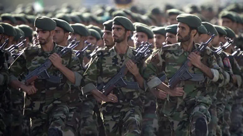 Боевики Иранской Революционной гвардии