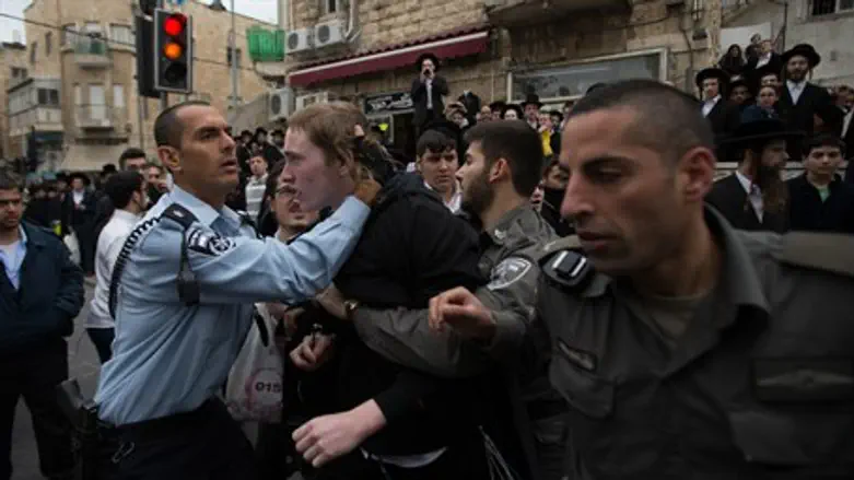 Haredi protest against autopsy