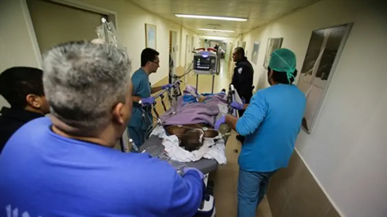 הפצוע בבית החולים ברזילי