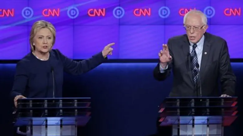 Clinton and Sanders during Michigan debate