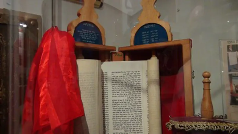 The Gush Katif Torah scroll