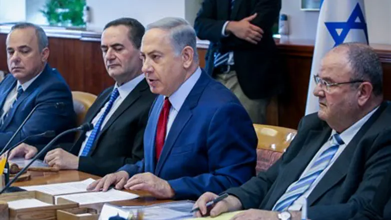 Биньямин Нетаньяху на заседании правительства