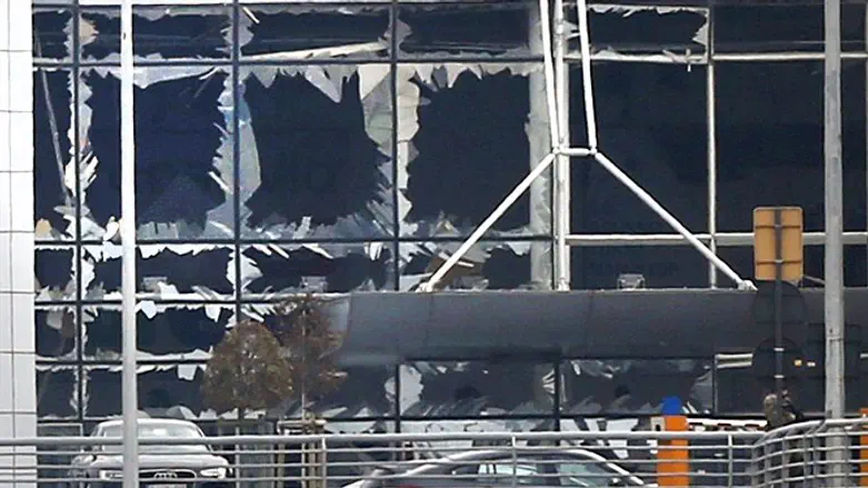 נמל התעופה בבריסל לאחר הפיגוע. אח המחבל ייצג את בלגיה