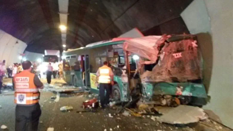 После аварии автобуса в Кармельском туннеле