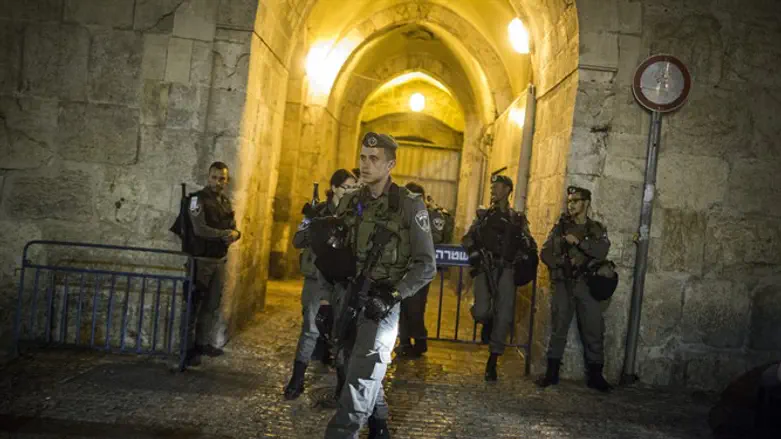 Полицейские и бойцы МАГАВ в Старом городе Иерусалима