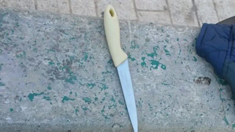 Knife in thwarted Cave of Mapchpelah stabbing
