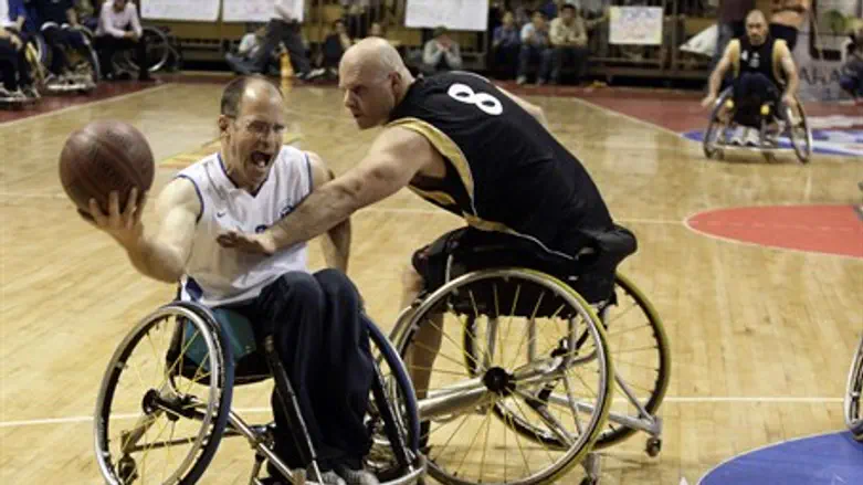 Wheelchair basketball (illustration)