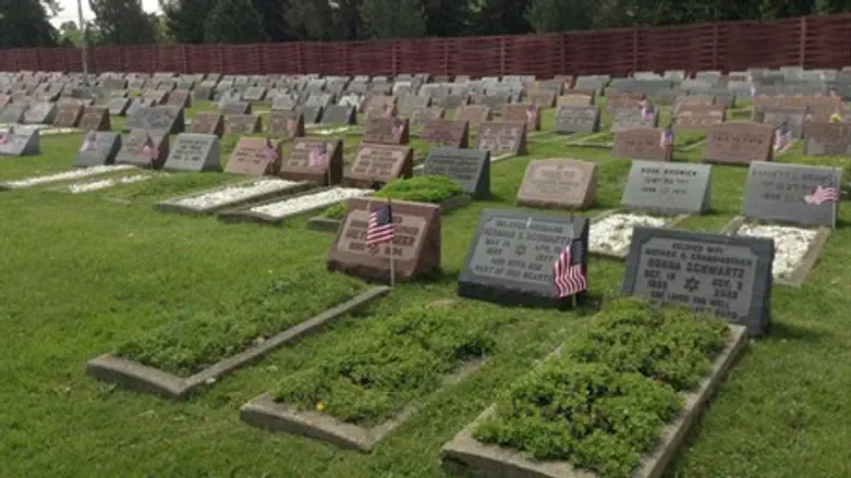 Flags planted by Jewish War Veterans of the United States Cleveland Post 14