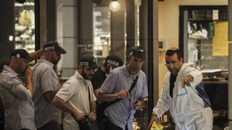 На месте теракта в "Сароне" в Тель-Авиве