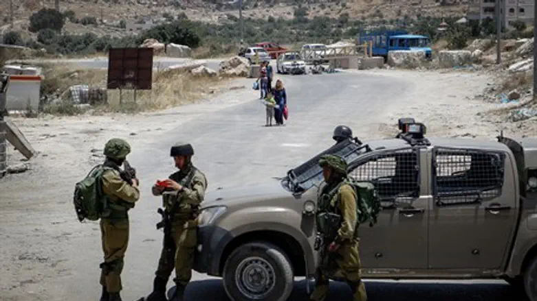 IDF checkpoint outside Yatta
