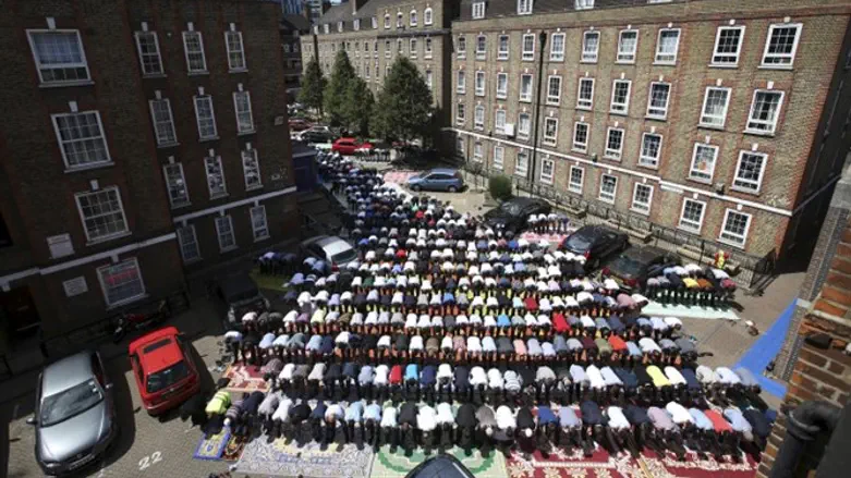 מוסלמים בלונדון. ארכיון