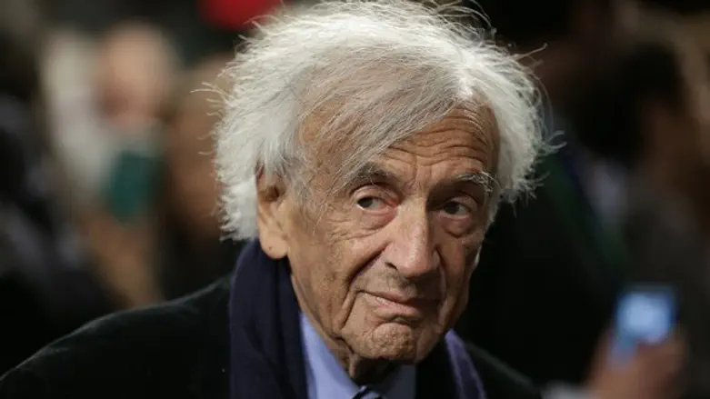 Wiesel arriving for a discussion on the Iran nuclear deal