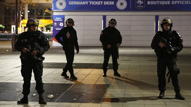 כוחות ביטחון בפריז לאחר מתקפת הטרור (ארכיון)