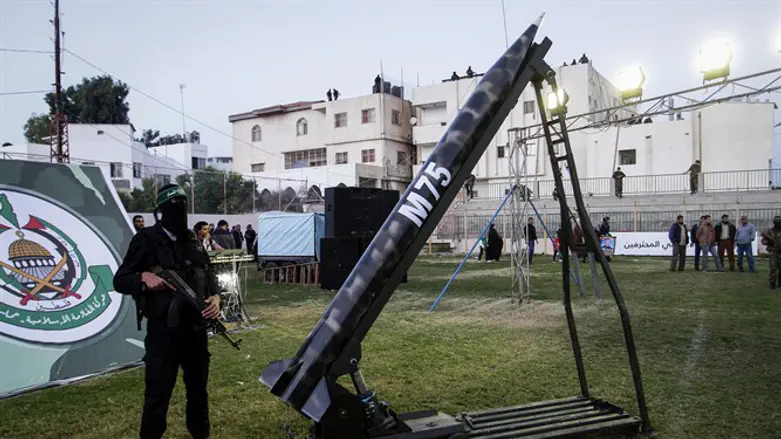 Гордость сектора Газы: террорист с ракетой. Иллюстрация