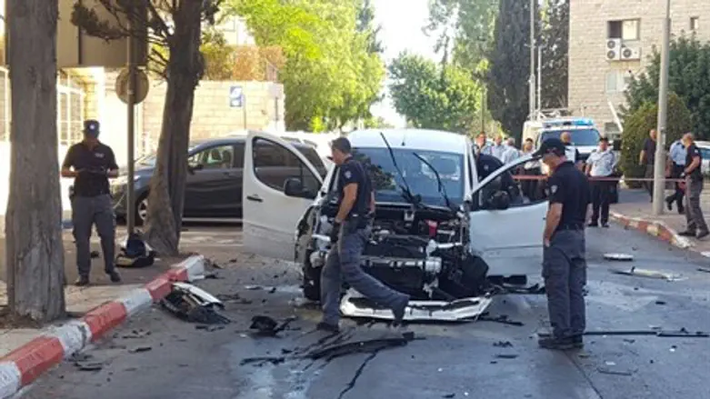 Иерусалим: на месте взрыва автомобиля