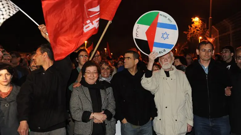 Gush Shalom demonstrators
