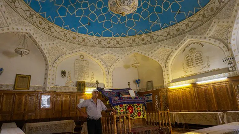 Yossif Tilayev, the caretaker of the Bukharian synagogue in Samarkand, Uzbekistan, explain