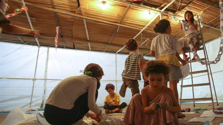 Early childhood education in the Sukkah