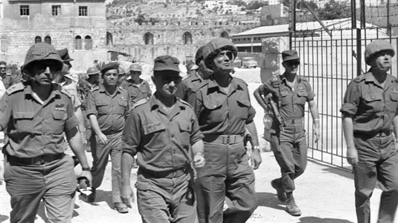 בכירי צה"ל בירושלים במלחמת ששת הימים
