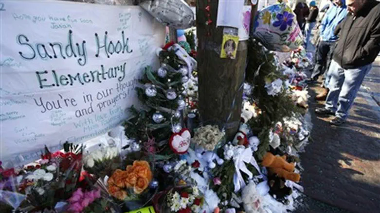 Memorial for Sandy Hook shooting victims