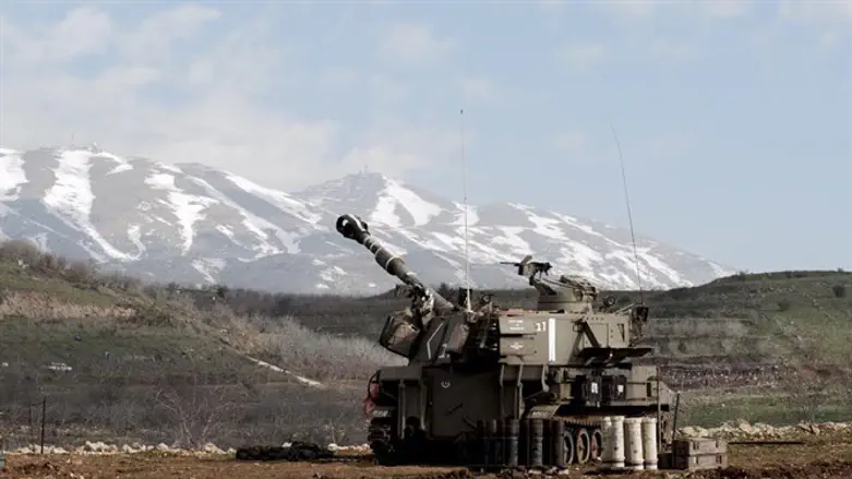 Israeli artillery responds to Hezbollah attack on IDF convoy (Jan 2015)
