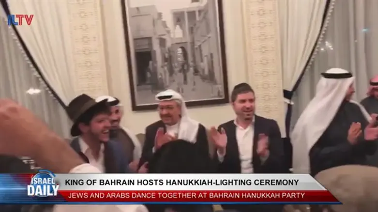 King of Bahrain hosts Hanukkah ceremony