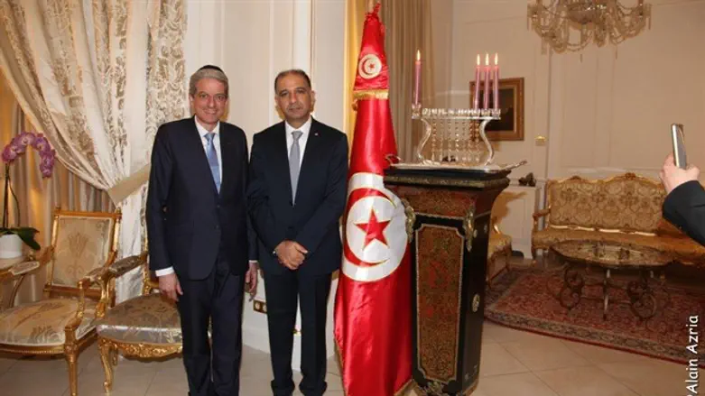 טקס הדלקת נרות בשגרירות טוניסיה בצרפת