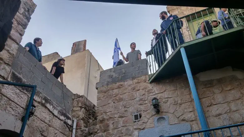Jews in Beit Rachel and Beit Leah in Hevron