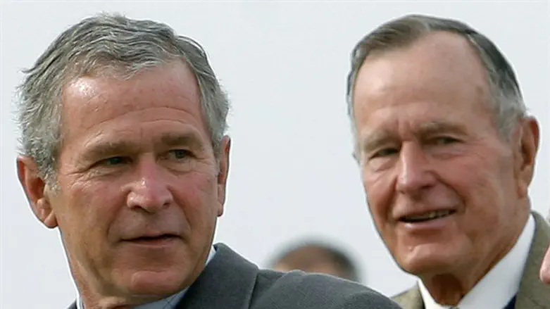 41-й и 43-й президенты США Джордж Буш-старший и Джордж Буш-младший