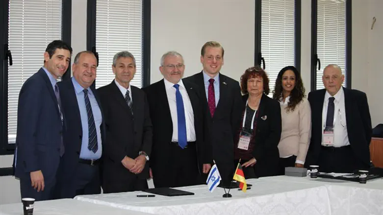 נציגי סוכנות החלל הישראלית, משרד המדע וסוכנות החלל הגרמנית