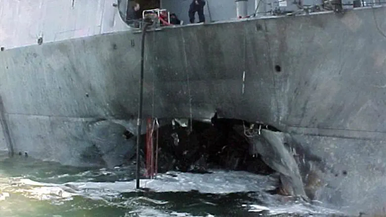 הפגיעה ב-USS Cole, ב-2000