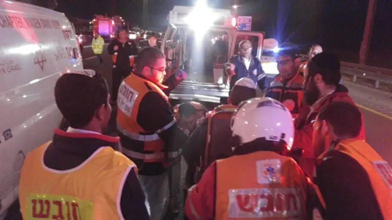 Car crash victims evacuated near Rosh Haayin