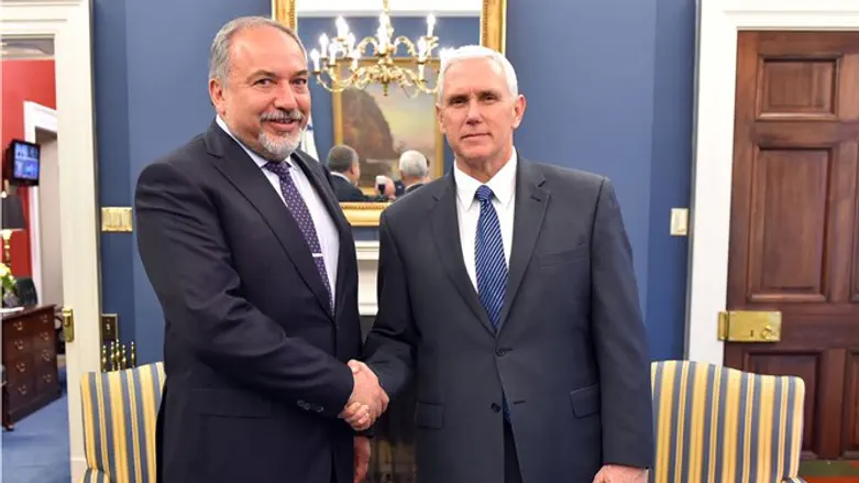 Defense Minister Avigdor Liberman with US Vice President Mike Pence