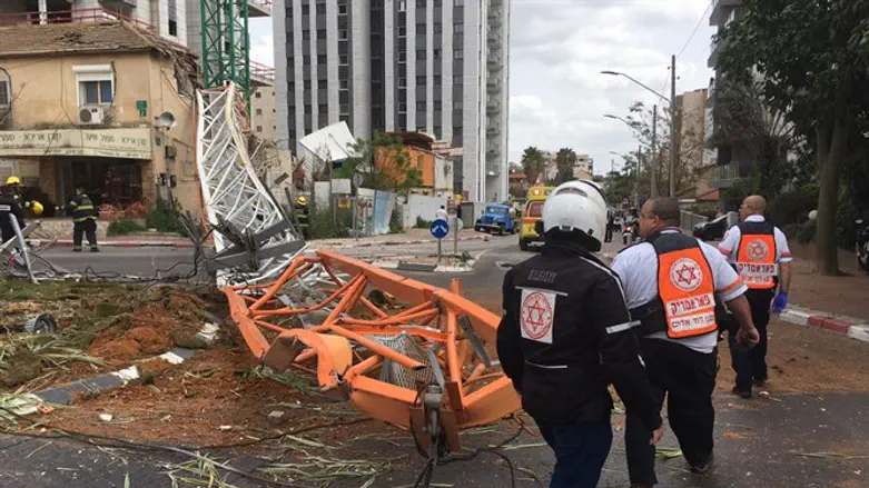 Рамат-Ган: рухнул строительный кран