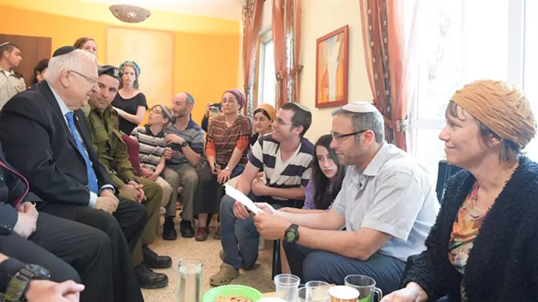 Rivlin meeting with Taharlev family