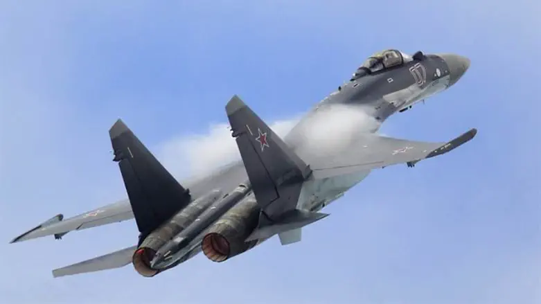 Истребитель Су-35 (иллюстрация)