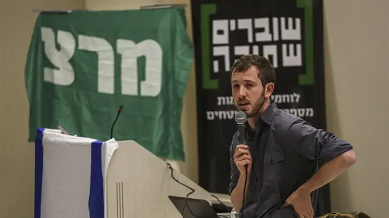 Students attend talk given by Breaking The Silence at Hebrew University