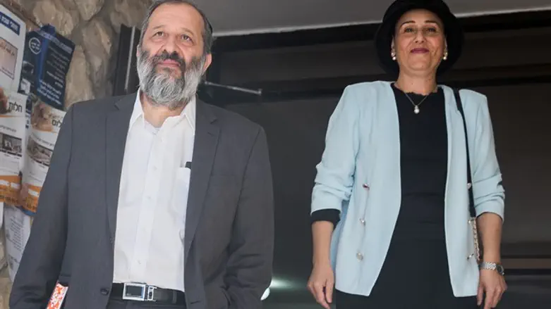 Aryeh and Yaffa Deri at police headquarters 