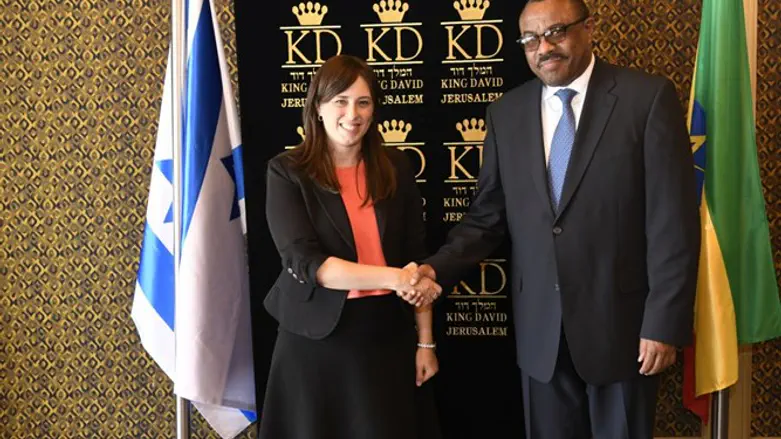 חוטובלי עם ראש ממשלת אתיופיה