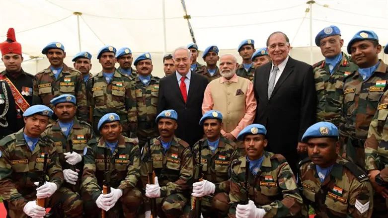 PM Netanyahu, Indian PM Modi, Haifa Mayor Yona Yahav, and Indian soldiers
