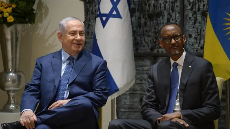 Prime Minister Binyamin Netanyahu and Rwandan President Paul Kagame