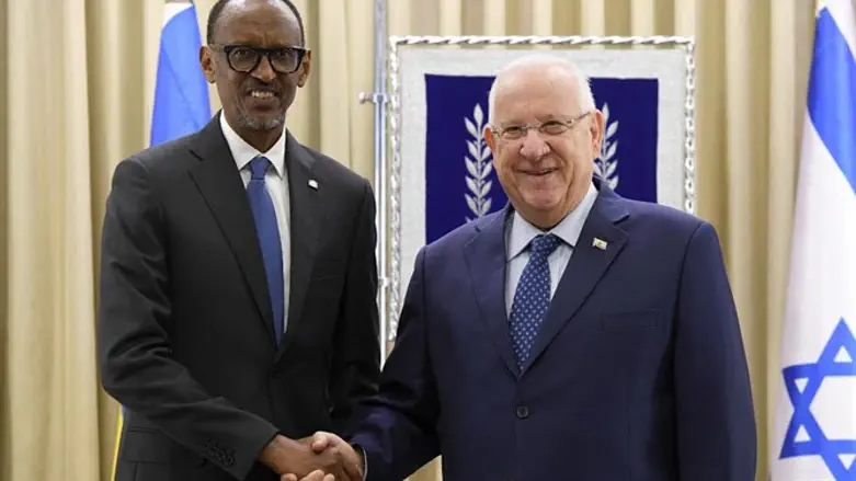 Rwandan President Paul Kagame and Israeli President Reuven Rivlin