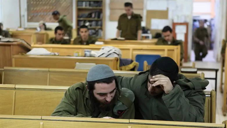 Haredi soldiers learning Torah